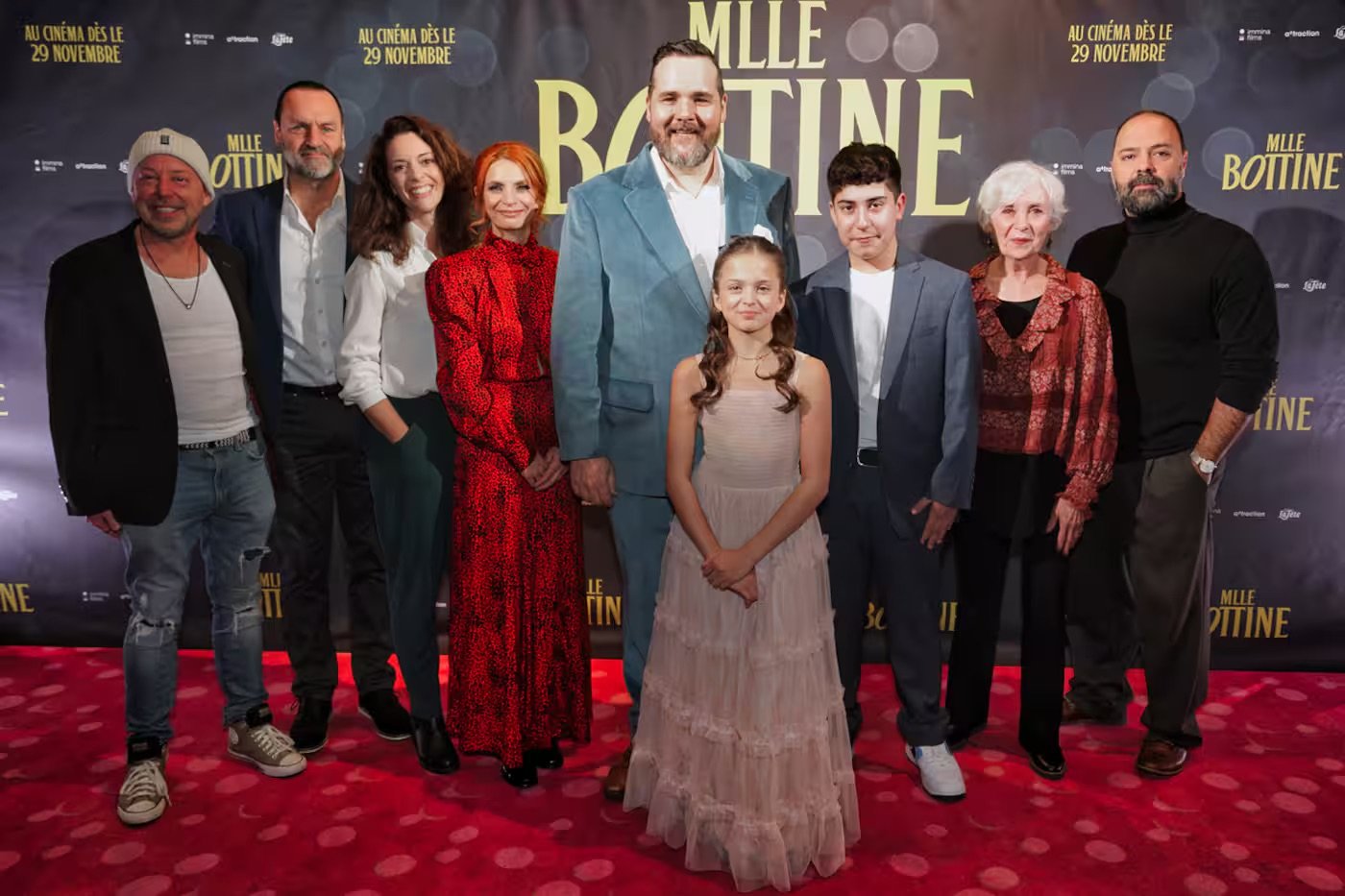 Un tapis rouge familial pour la première de Mlle Bottine