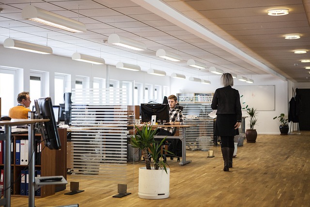 L'hybride s'installe durablement : Les nouvelles habitudes de travail des employés en 2026